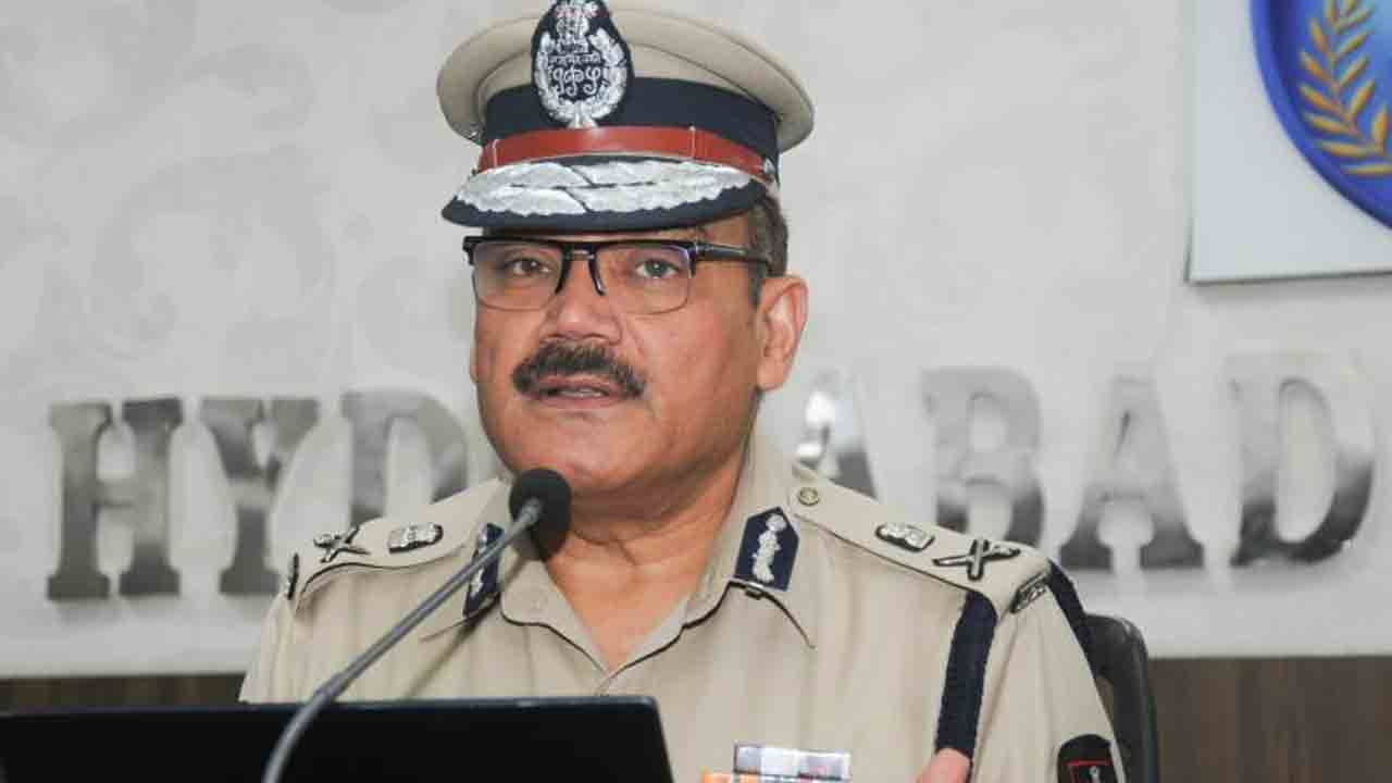 Telangana | రాష్ట్రంలో సైబర్ నేరాలు మినహా అన్ని రకాల నేరాలలో తగ్గుదల : డీజీపీ అంజనీ కుమార్