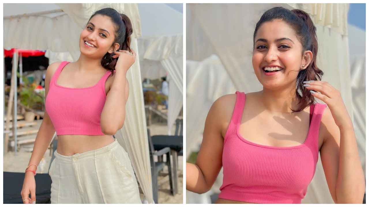 Deepika Pilli | చిరునవ్వుతో గాలం వేస్తున్న దీపికా పిల్లి..