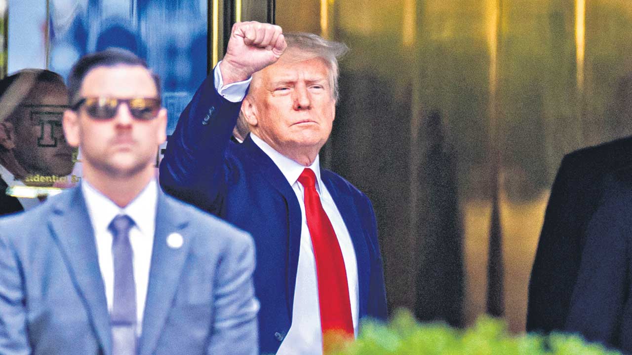 Donald Trump | పోర్న్‌స్టార్‌కు చెల్లింపుల కేసులో డొనాల్డ్‌ ట్రంప్‌ అరెస్టు