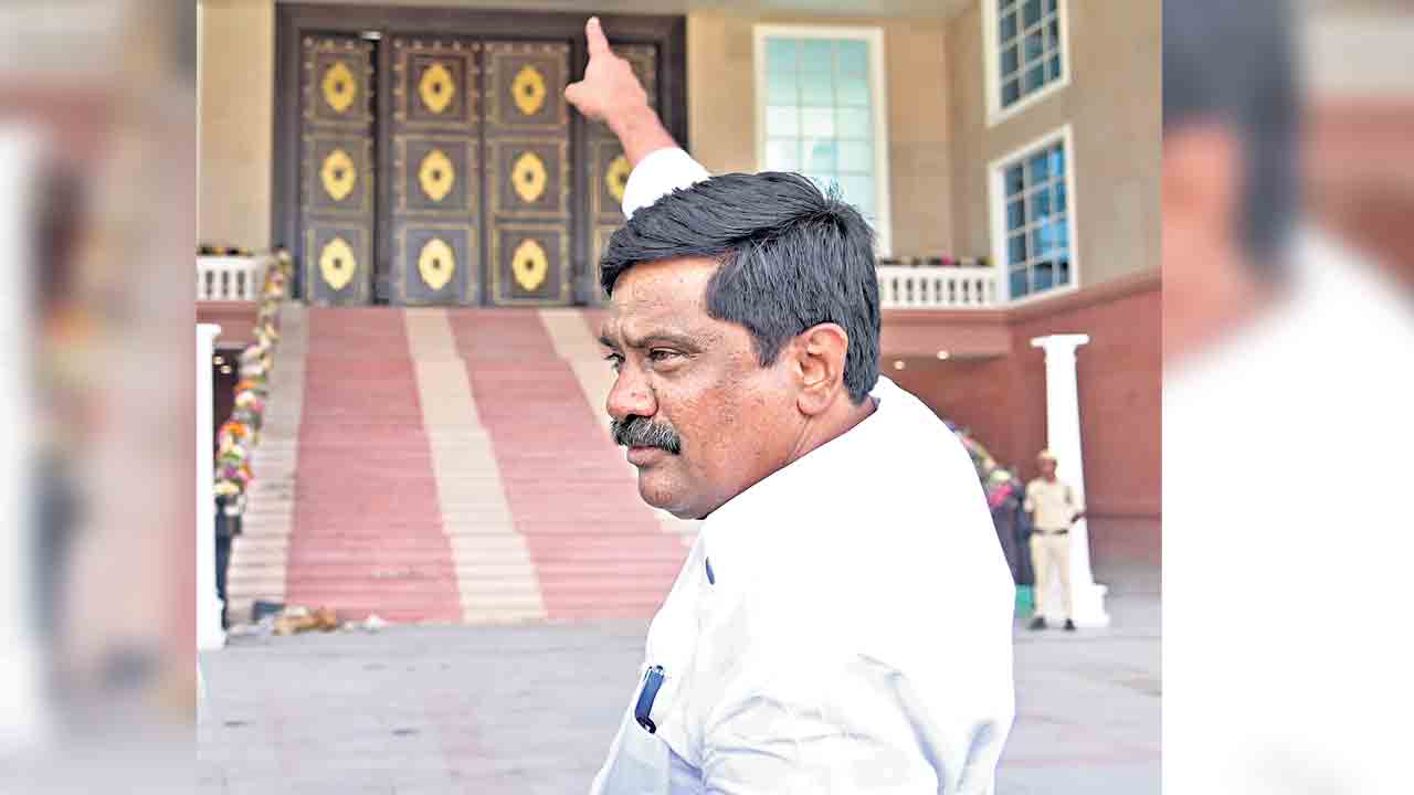 రోజంతా సచివాలయంలోనే పర్యవేక్షణ