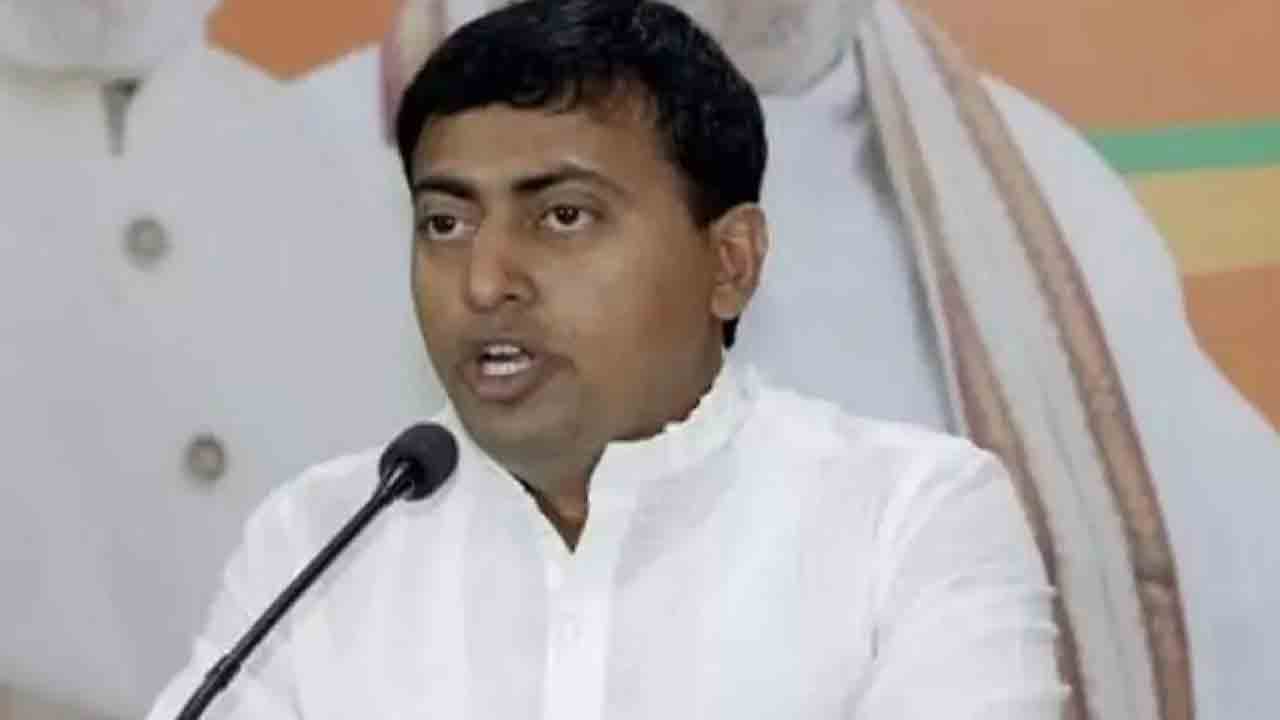 మీ తప్పును రాష్ట్ర సర్కారుపై నెట్టేస్తారా?