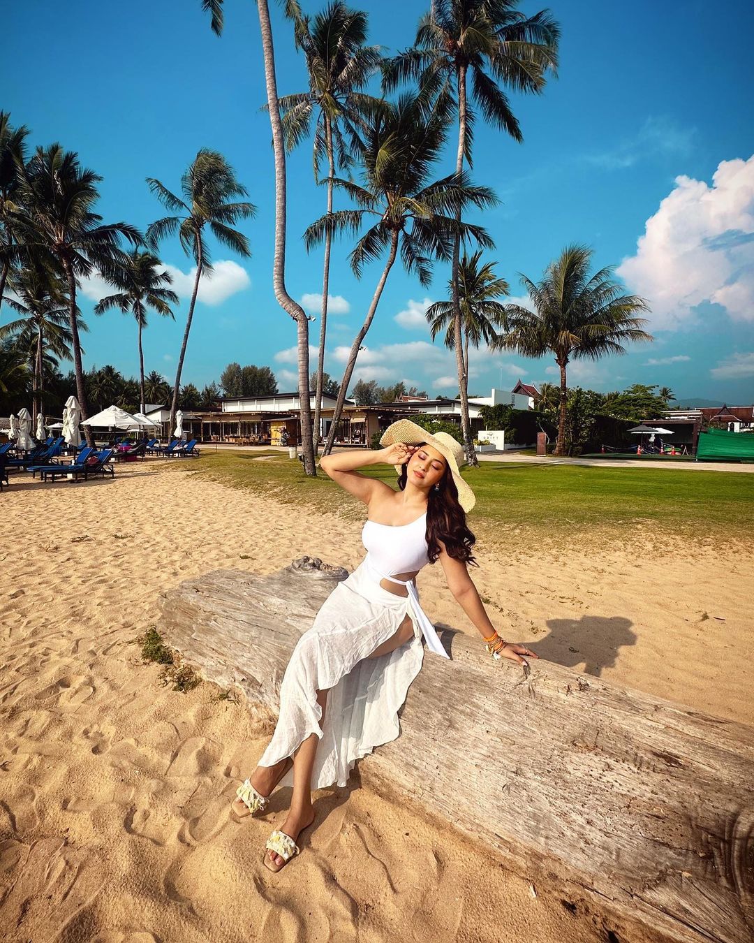 ( Photos : Instagram )