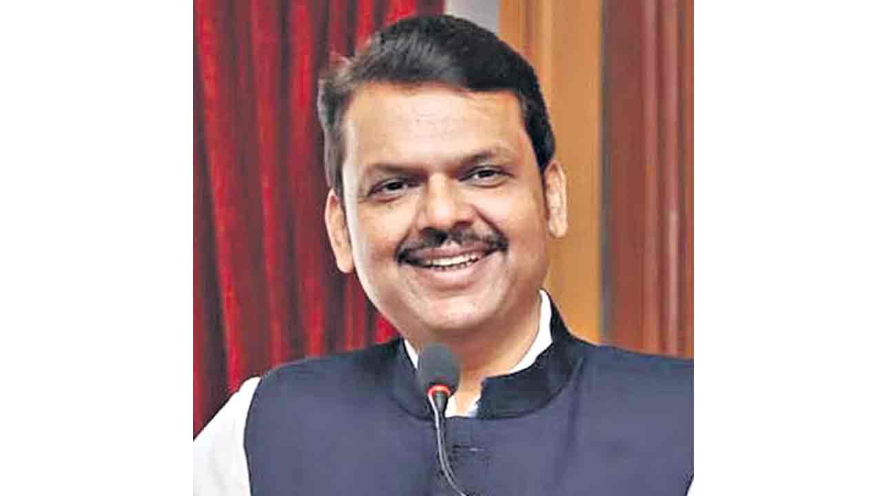 Devendra Fadnavis |   ‘మహా’ రాజకీయంలో పదవుల మలుపులు.. కొత్త సీఎంగా దేవేంద్ర ఫడ్నవీస్‌?!