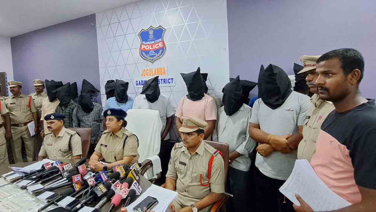 Fake certificates Gang | నకిలీ ఇన్సురెన్స్‌ తయారీ అంతర్రాష్ట్ర ముఠా అరెస్టు