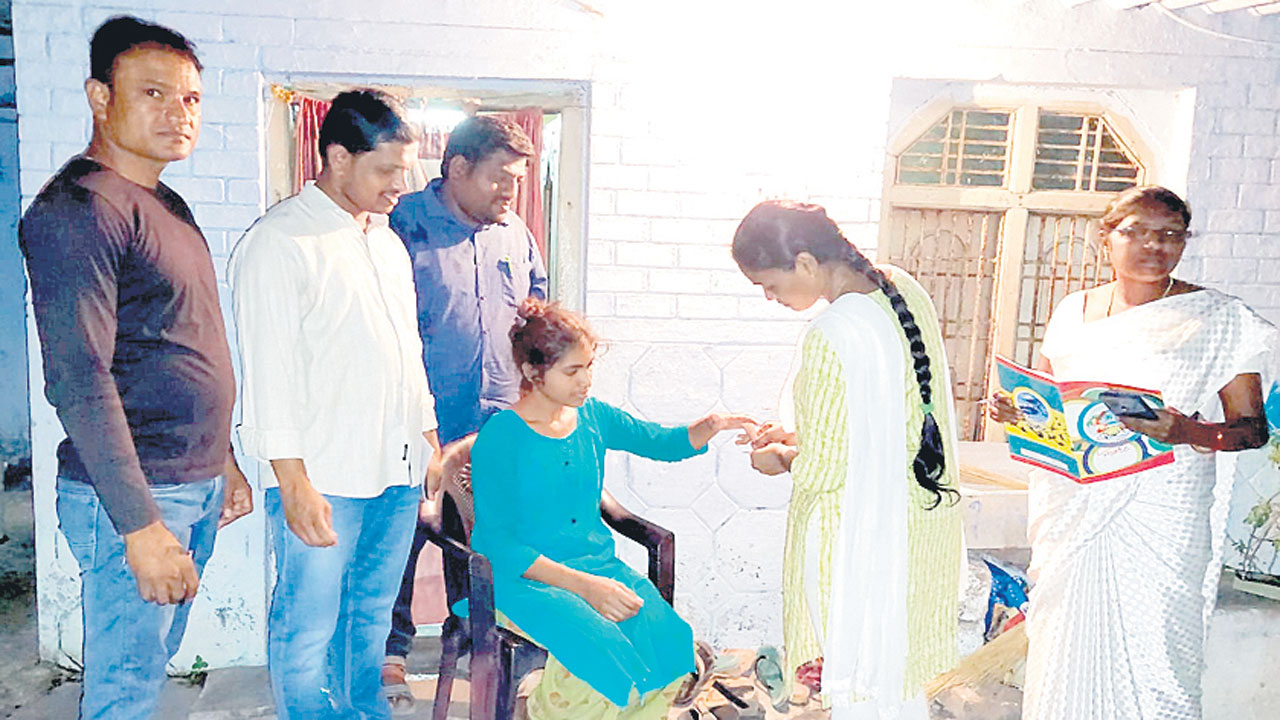 బోదకాలు బాధలుండొద్దని.. ఫైలేరియా నియంత్రణకు నైట్‌ బ్లడ్‌ సర్వే