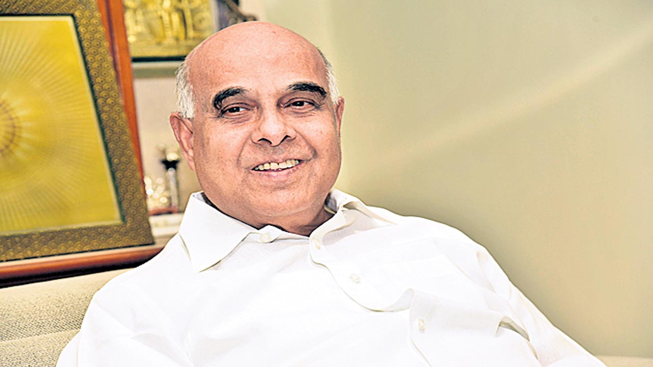 విద్యుత్తు సంస్థల్లో సమ్మె తగదు