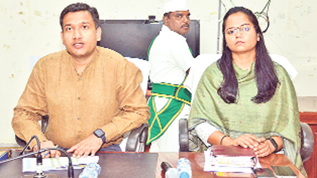 సర్కారు దవాఖానల్లో ప్రసవాలు పెంచాలి