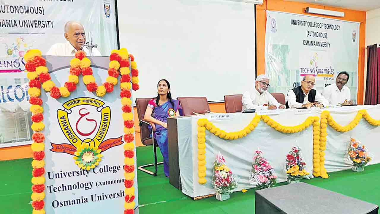 ఓయూలో టెక్నోస్మానియా సందడి