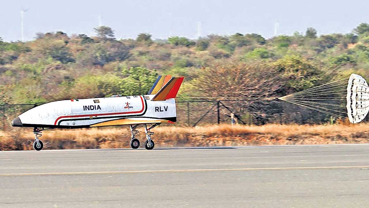 ఇస్రో పునర్వినియోగ రాకెట్‌ విజయవంతం