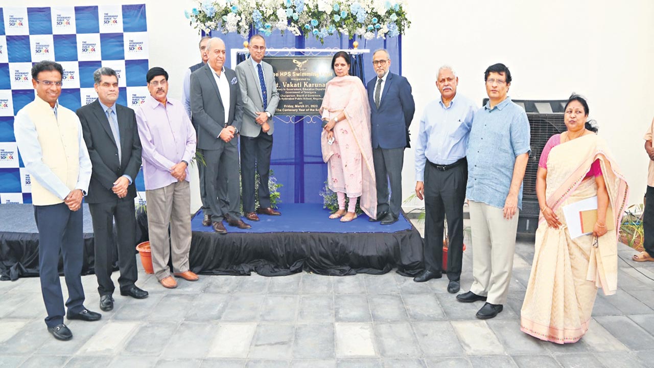 ప్రపంచ శ్రేణి క్రీడాకారులుగా రాణించాలి