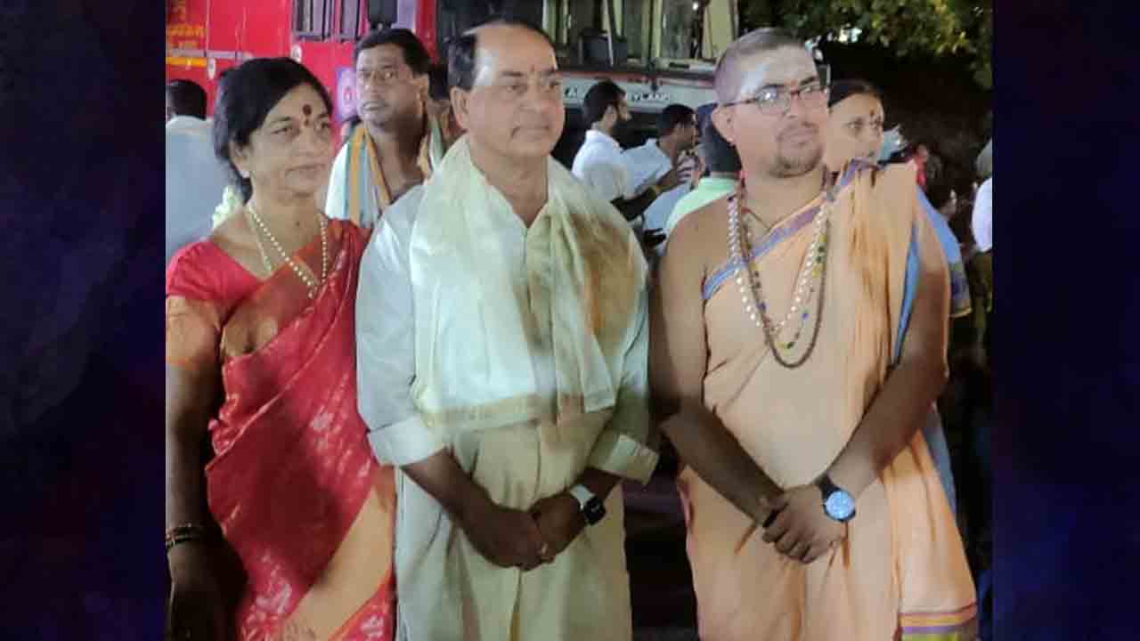 Minister Indrakaran reddy | సింహాద్రి అప్పన్నను దర్శించుకున్న మంత్రి ఇంద్రకరణ్‌ రెడ్డి