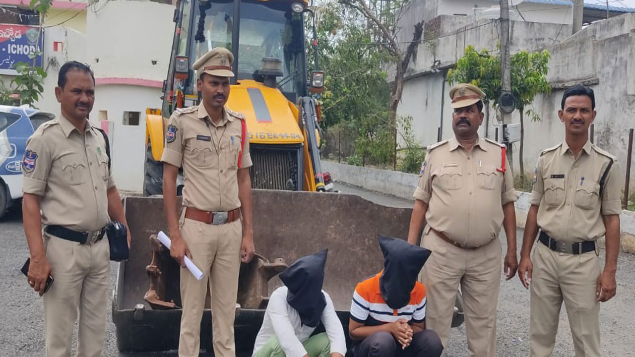 అంతర్రాష్ట్ర జేసీబీ దొంగల ముఠా అరెస్ట్‌