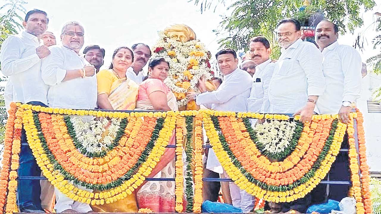 ఫూలే ఆశయ సాధనే ప్రభుత్వ లక్ష్యం
