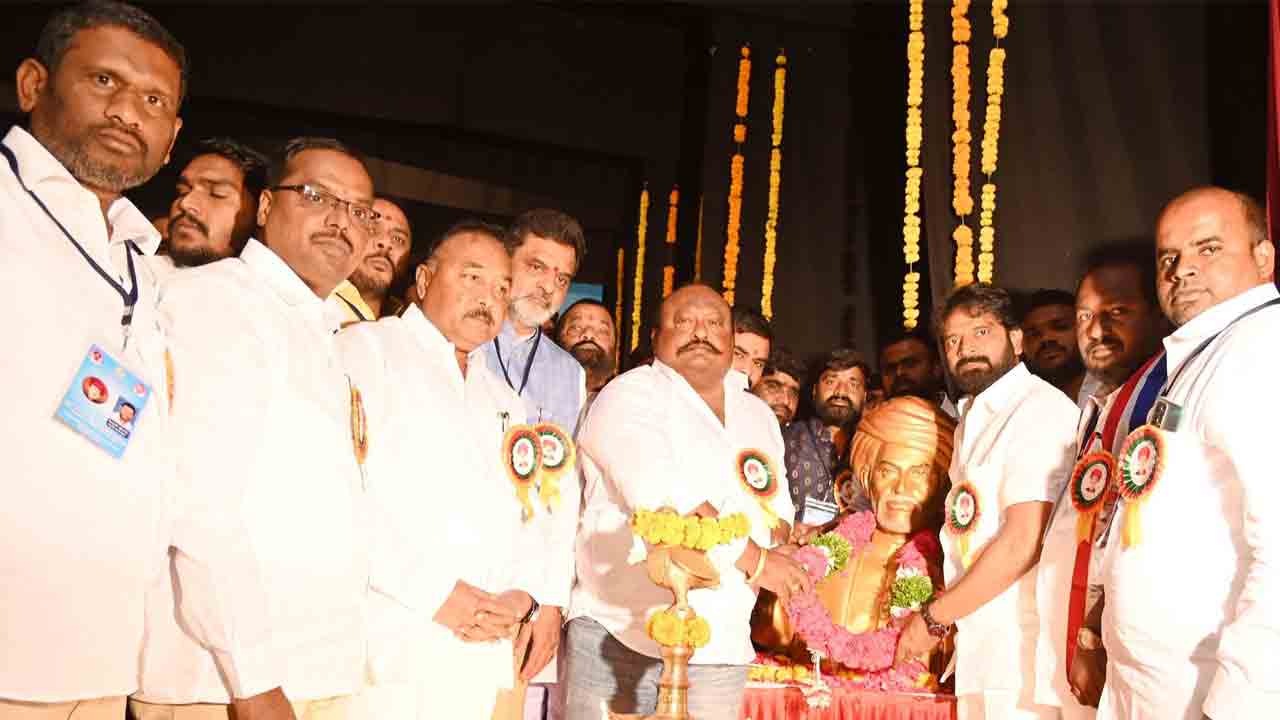 ఫూలే ఆశయ సాధకుడు కేసీఆర్‌