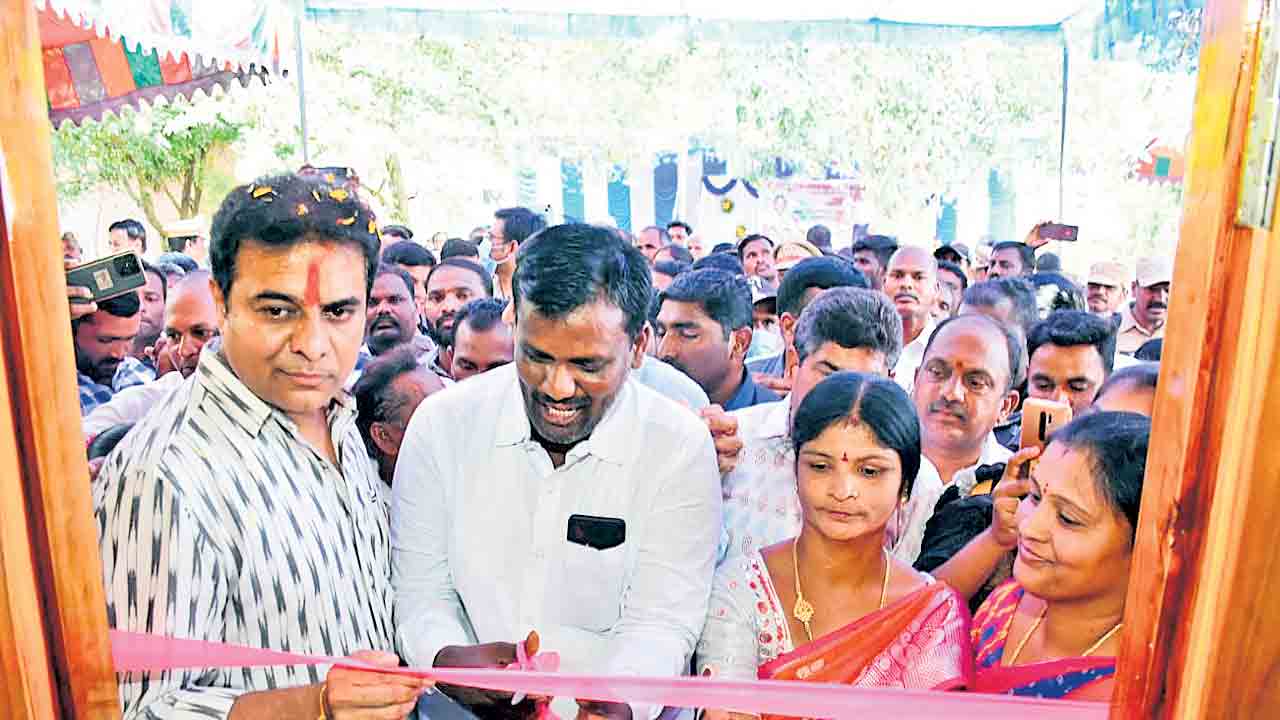 2 ఎకరాల్లో గిరిజన భవన్