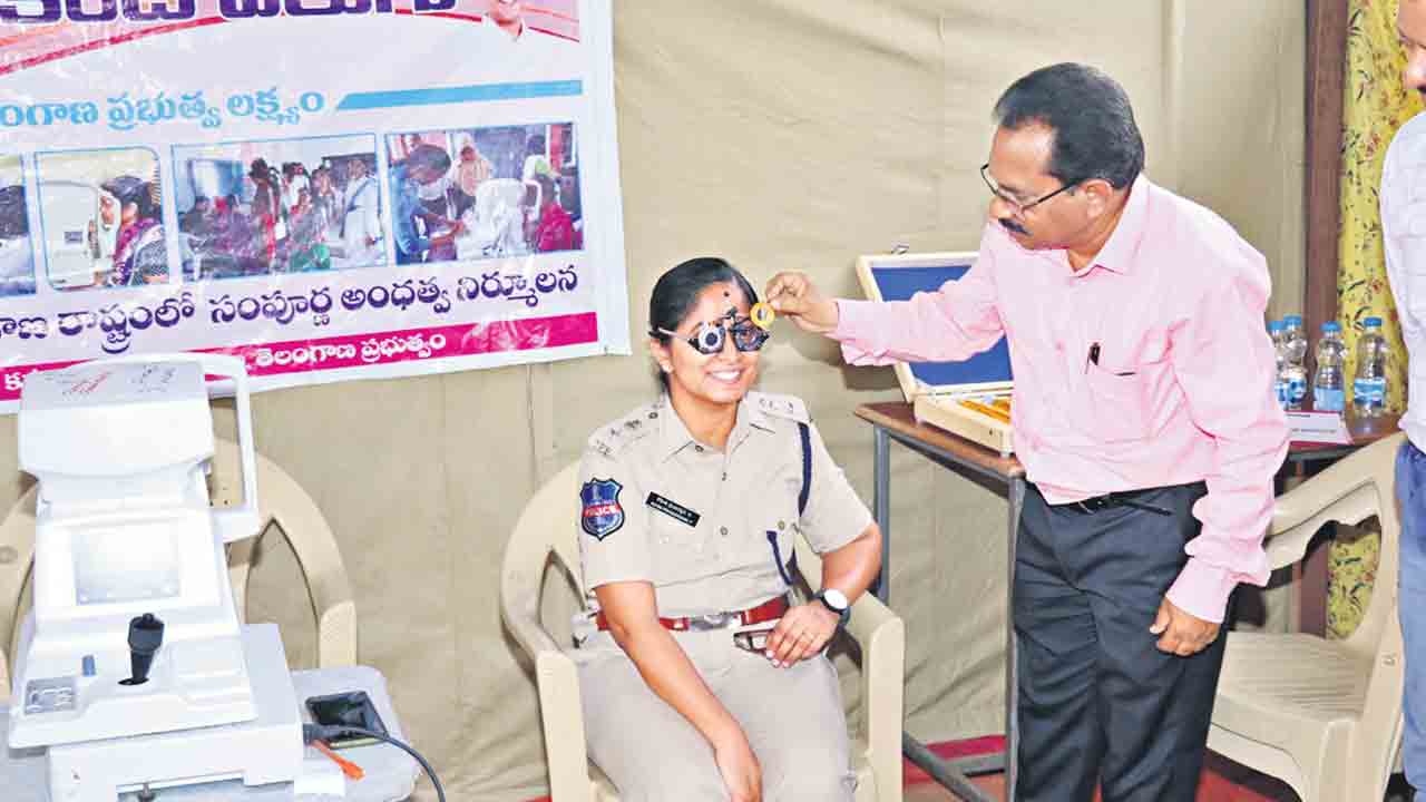 కంటికి రెప్పలా..