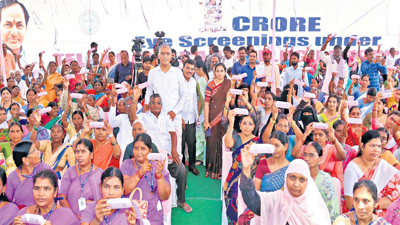 కోటి వెలుగులు.. కోటి దాటిన కంటి వెలుగు పరీక్షలు