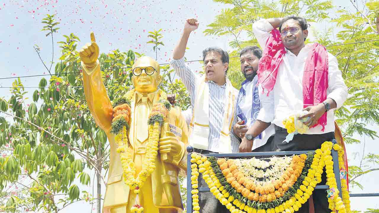 ఆవిష్కరిస్తూ.. అభయమిస్తూ..