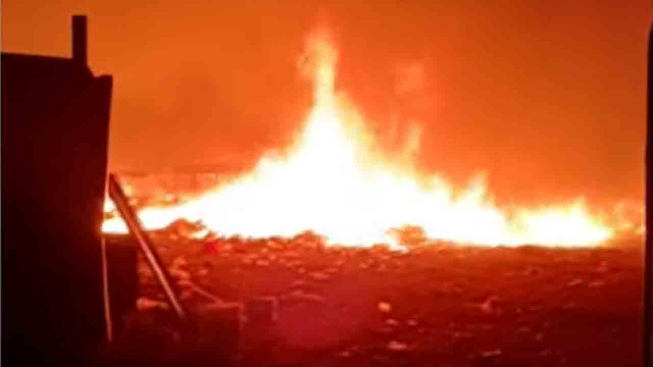 Katedhan | కాటేదాన్‌ పారిశ్రామికవాడలో భారీ అగ్నిప్రమాదం.. ప్లాస్టిక్‌ బాటిళ్ల కంపెనీలో చెలరేగిన మంటలు