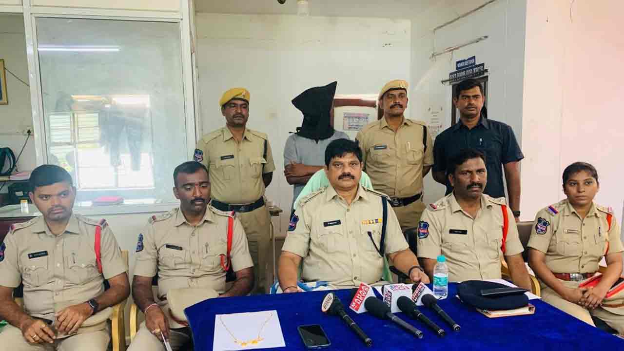 కాజీపేటలో దొంగ అరెస్ట్‌.. సొత్తు స్వాధీనం