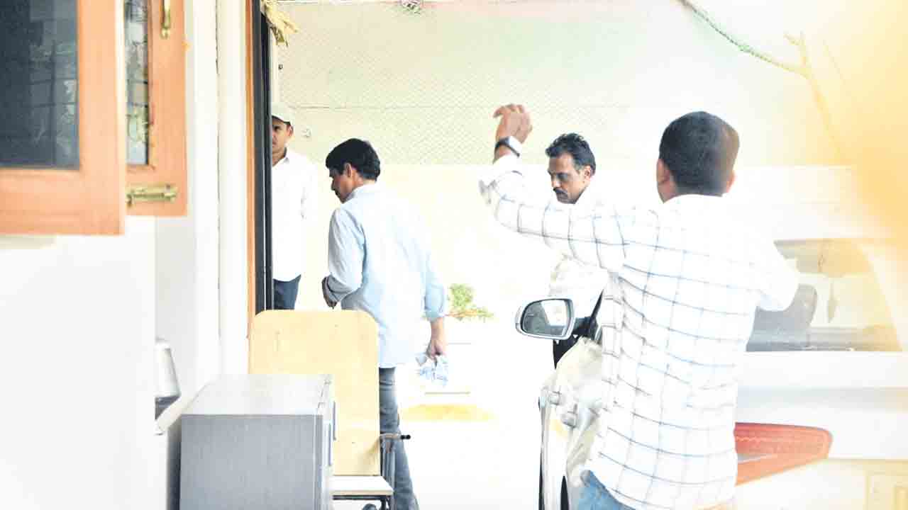 ఖమ్మంలో సిట్‌ అధికారుల విచారణ