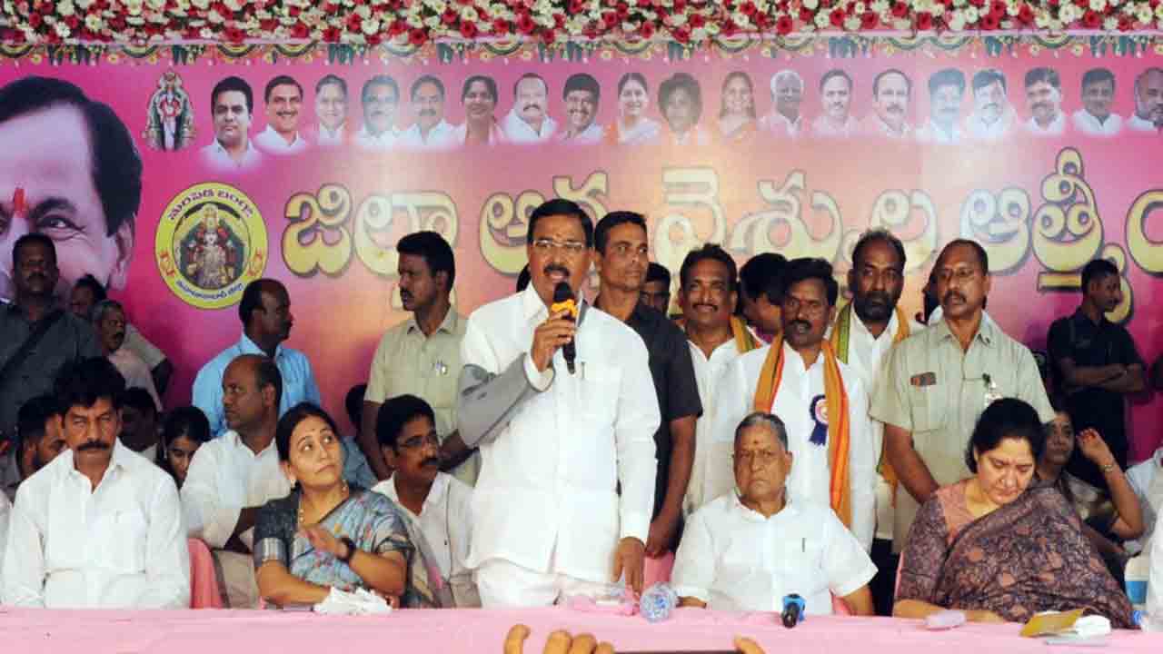 Minister Niranjan Reddy | రాజకీయ గురువు అద్వానీని రాష్ట్రపతి కాకుండా అడ్డుకున్నదెవరు? : మంత్రి నిరంజన్‌రెడ్డి