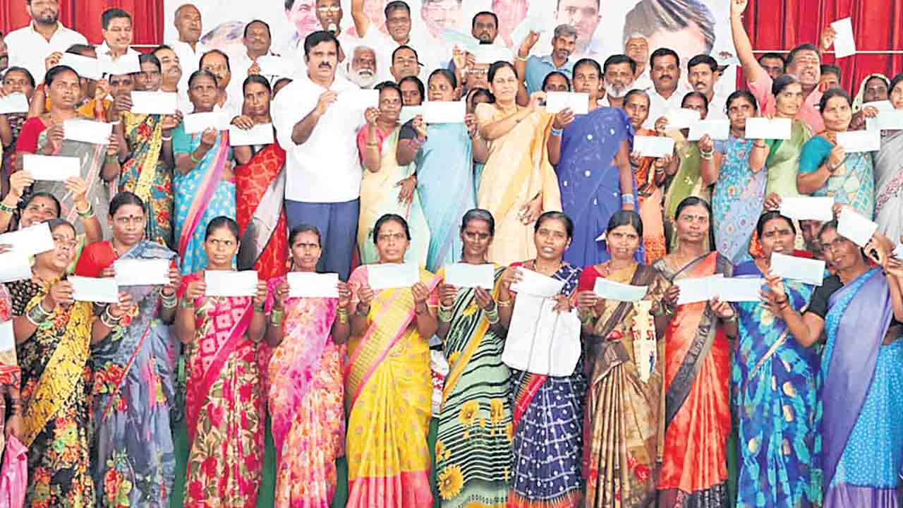 తెలంగాణలో అన్ని పండుగలకు సమ ప్రాధాన్యత