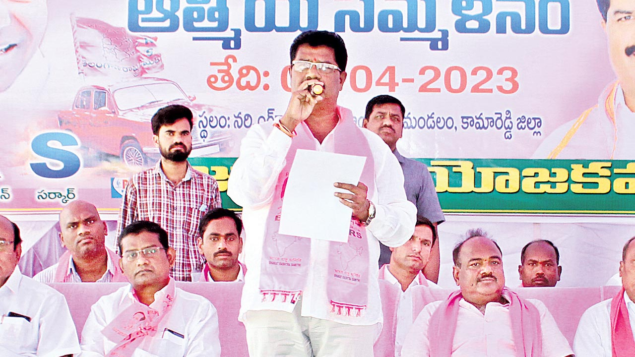 సీఎం కేసీఆర్‌ పాలన  రోల్‌మాడల్‌