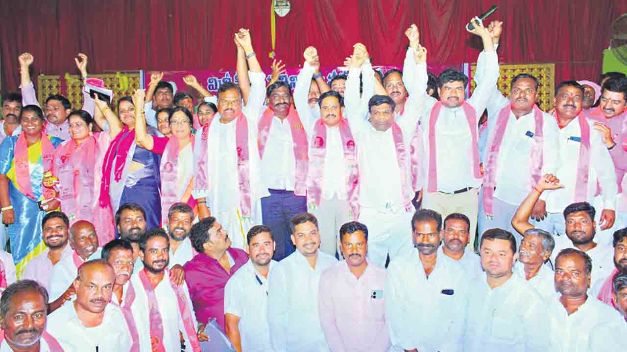 కేంద్రం నిరుద్యోగుల‌ను మోసం చేసింది..