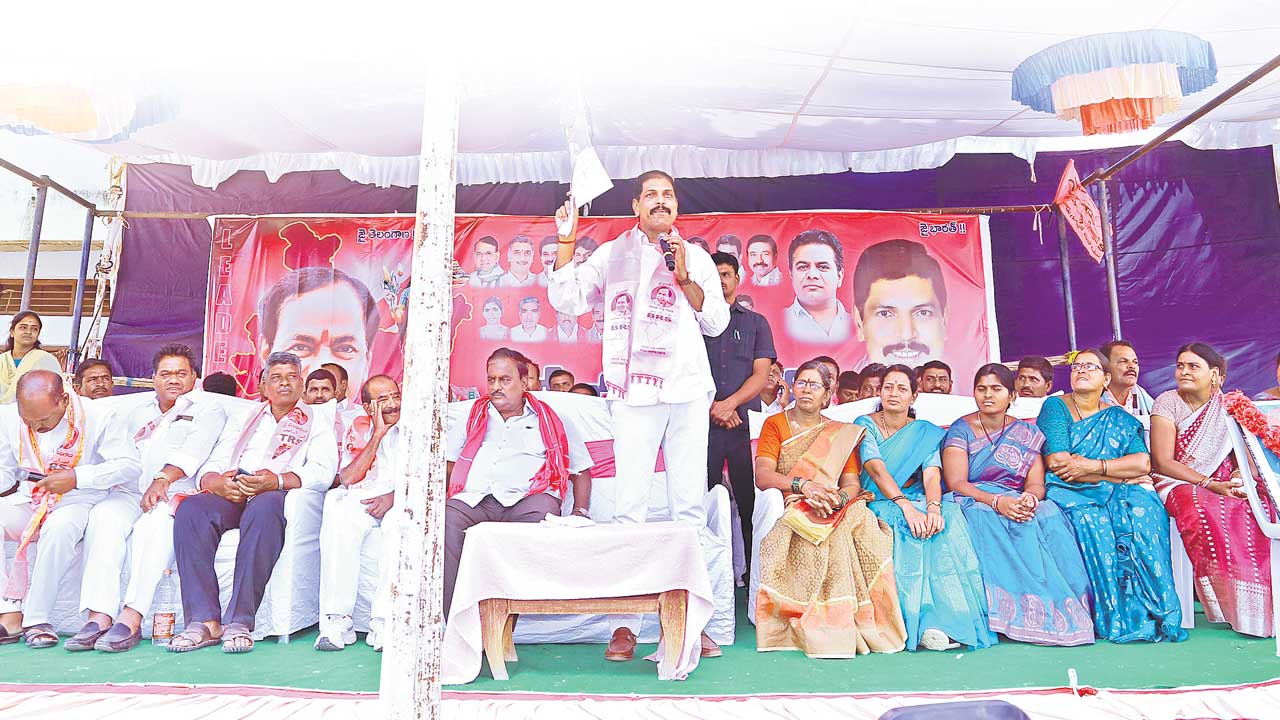 కార్యకర్తలకు అండగా ఉంటాం..