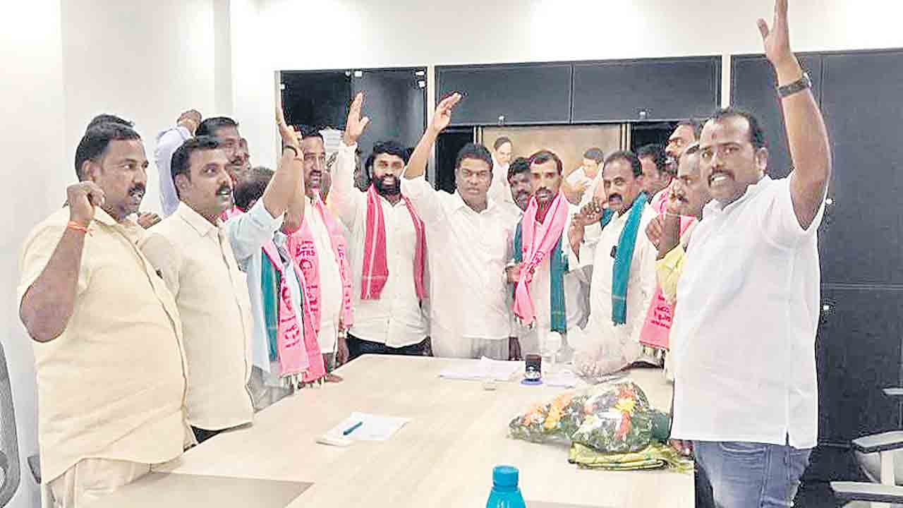 సబ్బండ వర్గాలు బీఆర్‌ఎస్‌ వెంటే..