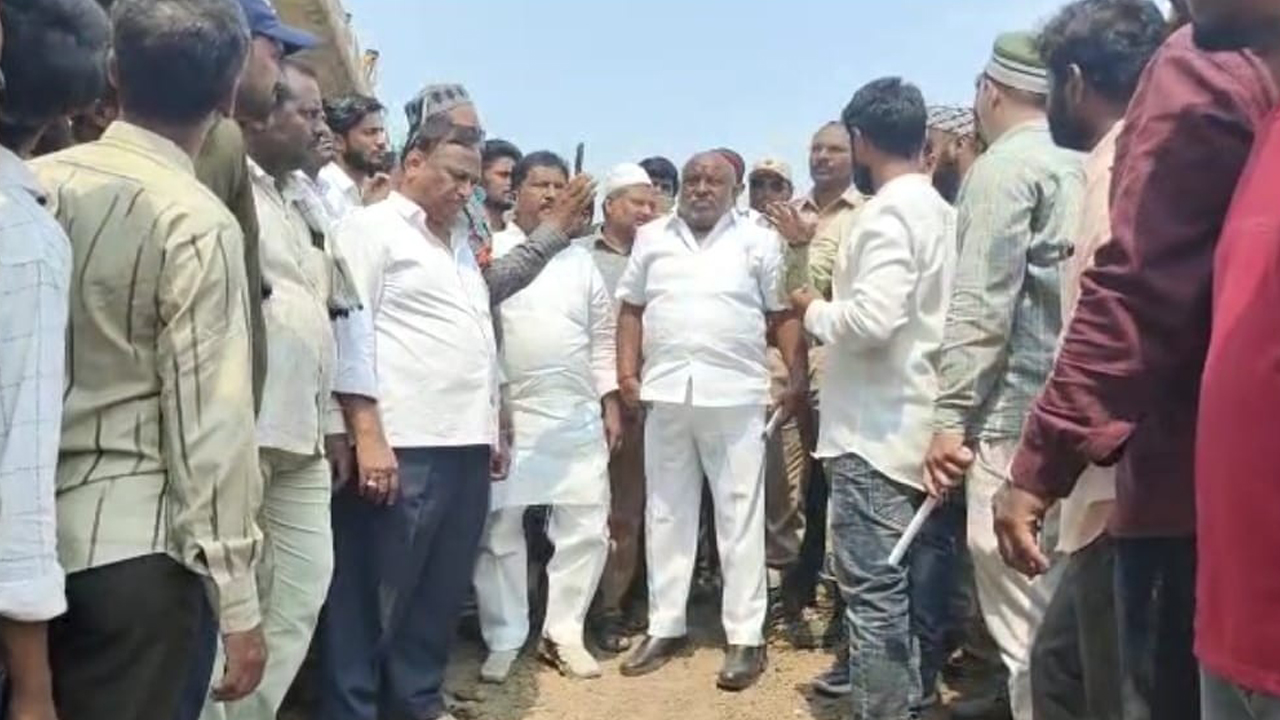 ‘తరోడ బ్రిడ్జి’ని రాజకీయం చేయొద్దు