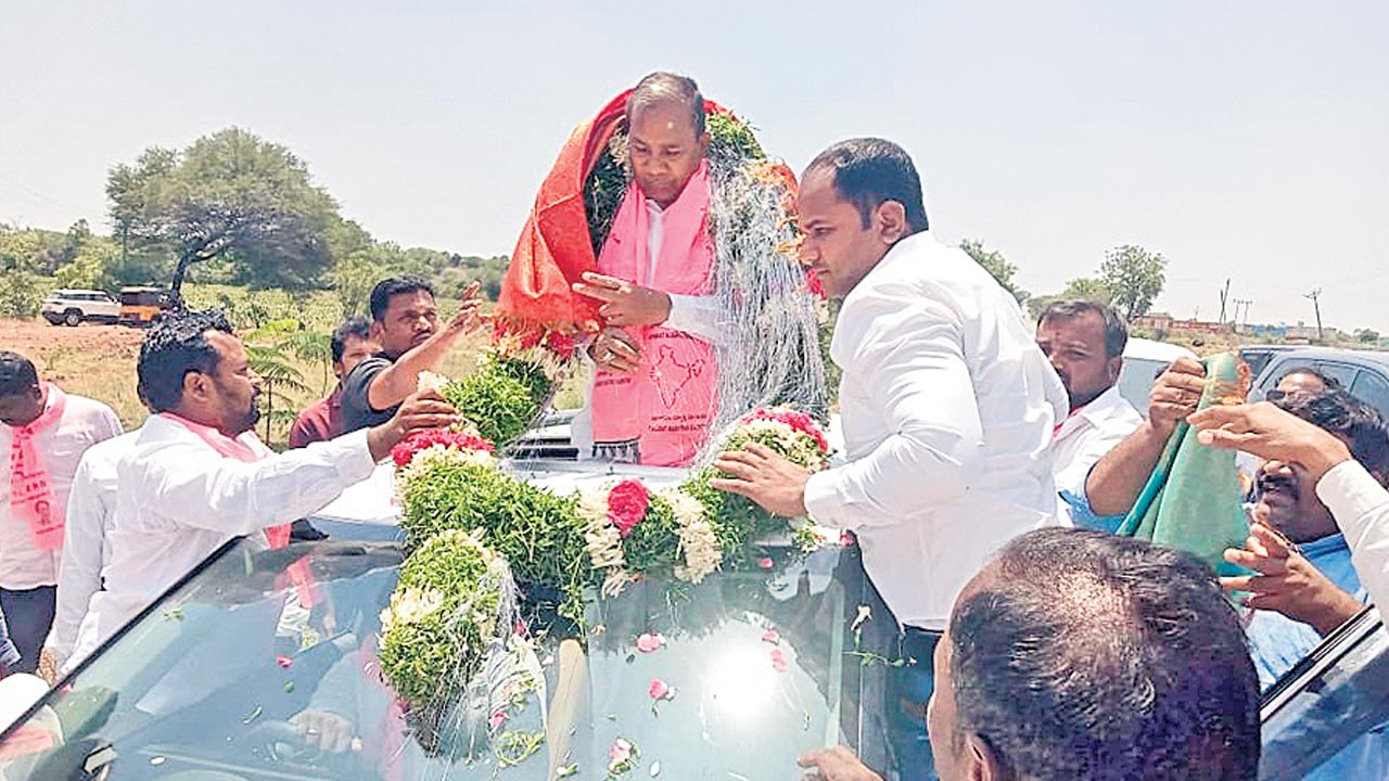 ఇంటింటికీ సంక్షేమ పథకాలు