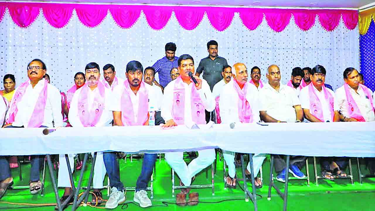 ఆత్మీయ పలకరింపు