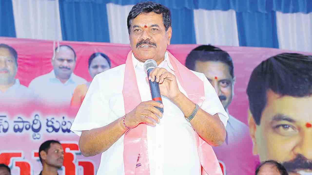 కార్య‌క‌ర్త‌క‌ల‌కు అండగా బీఆర్ఎస్‌