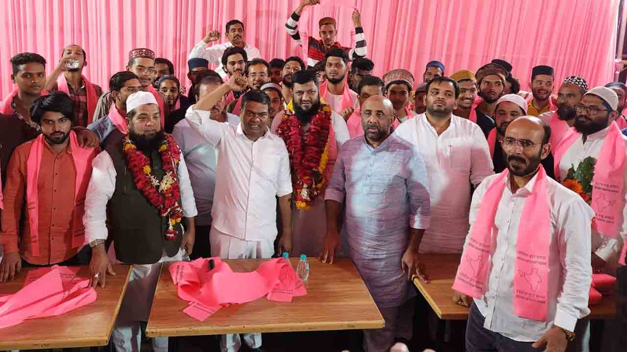 బీఆర్‌ఎస్‌లోకి ‘మహా’ మైనార్టీ నాయకులు