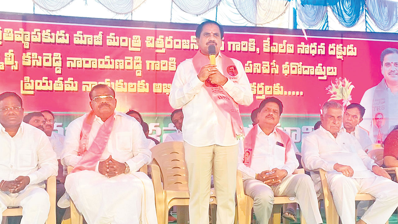 అభివృద్ధి ఫలాలు అర్హులకు అందాలి