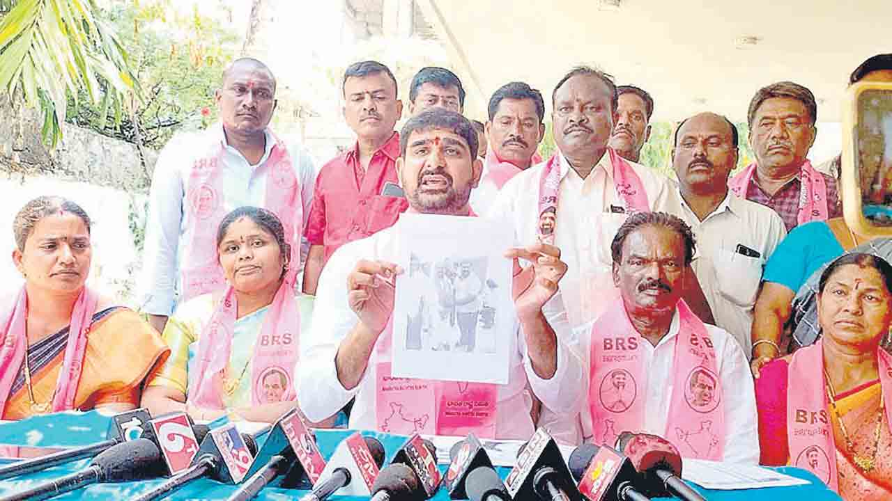 బండి..ఈటలదే పేపర్‌ లీకేజీల పాపం