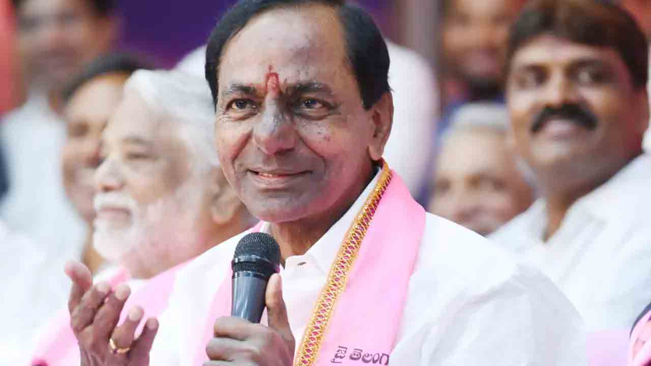 కార్శిక ప‌క్ష‌పాతి కేసీఆర్ అన్నీ ఇస్తూ.. అండ‌గా నిలుస్తూ..