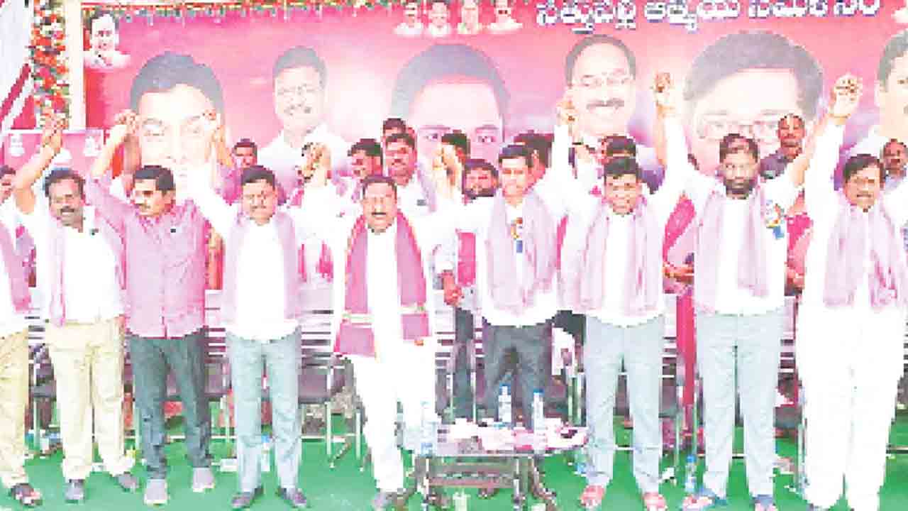 పదికి పది గెలుస్తాం!