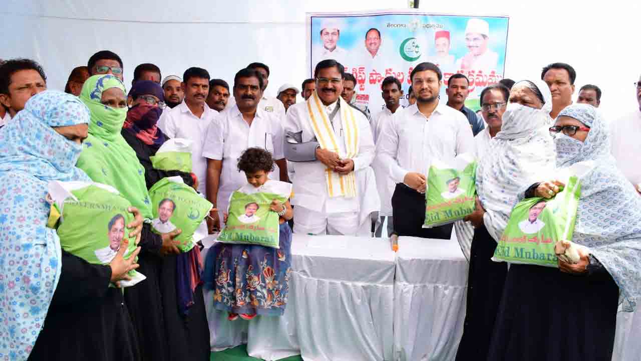 అన్ని పండుగలకూ సమప్రాధాన్యం