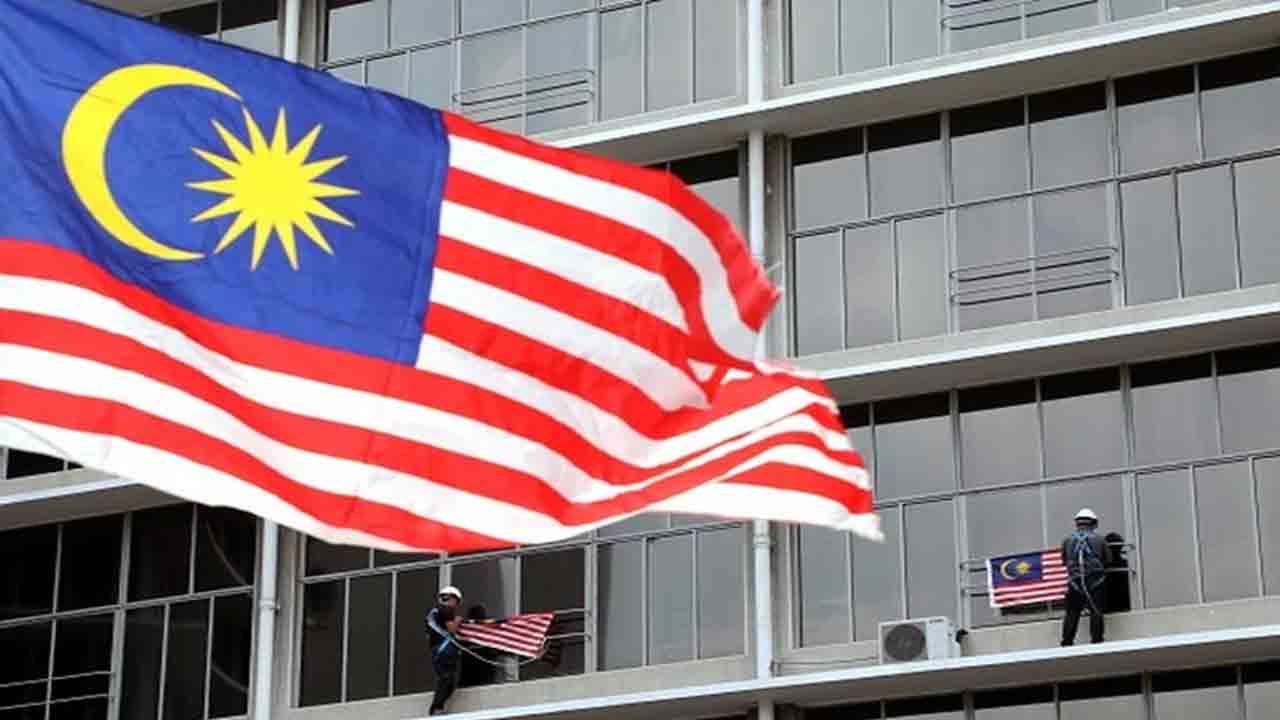 Death Penalty | మలేషియా ప్రభుత్వం కీలక నిర్ణయం.. ఉరి శిక్షను రద్దుకు పార్లమెంట్‌ ఆమోదం..!