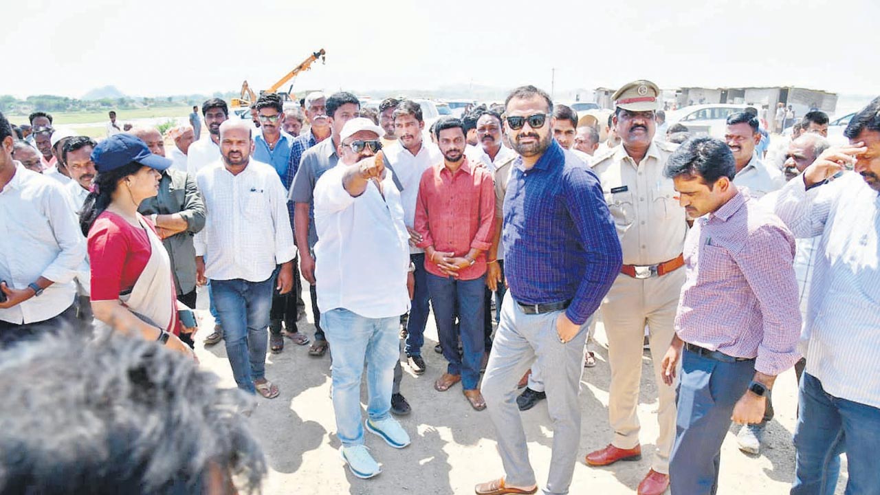 ఎలగందులకు పూర్వ వైభవం తెస్తాం