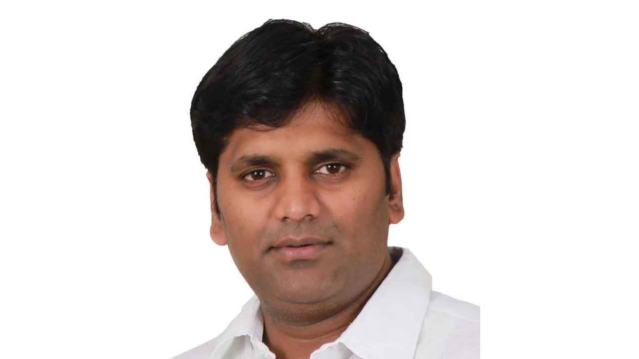 బండి సంజయ్‌పై అనర్హత వేటు వెయ్యాలి