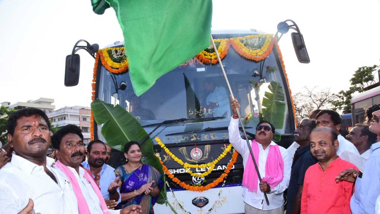 Minister Dayakar Rao | ఆర్టీసీని గాడిలో పెట్టిన ఘనత సీఎం కేసీఆర్‌దే.. : మంత్రి ఎర్రబెల్లి