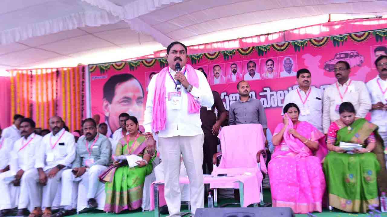 Minister Errabelli | కేసీఆర్‌ నాయకత్వంలో దేశానికి ఆదర్శంగా తెలంగాణ: మంత్రి ఎర్రబెల్లి