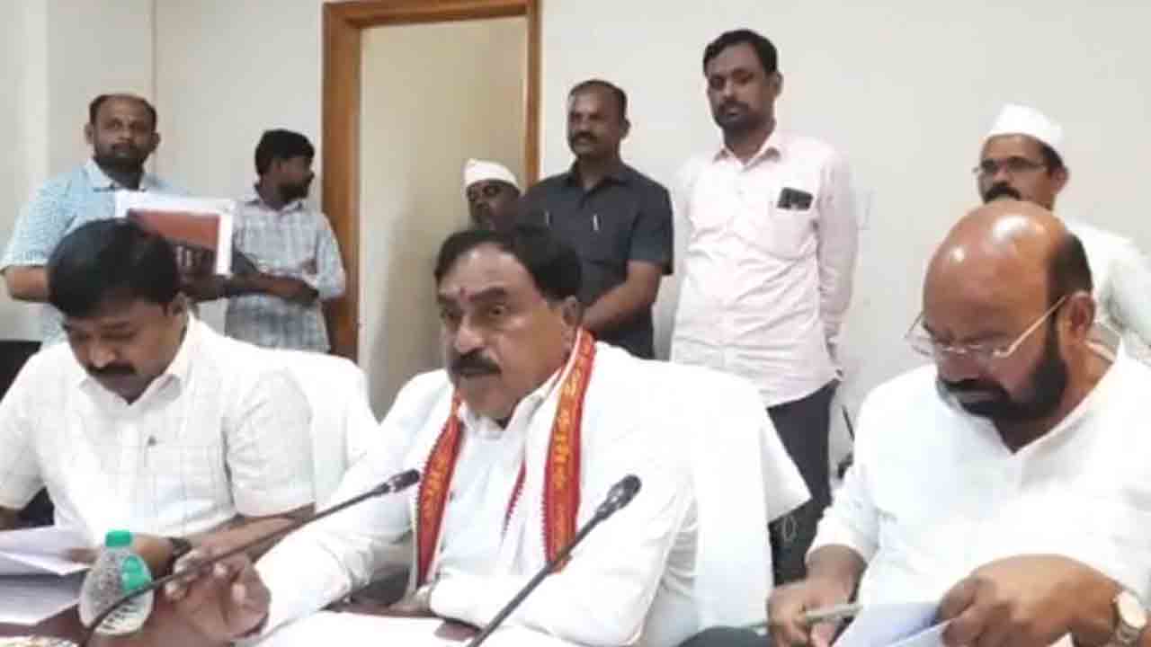 Minister Errabelli Dayakar | పంట నష్టం అంచనాలను వెంటనే ప్రభుత్వానికి పంపాలి : మంత్రి ఎర్రబెల్లి