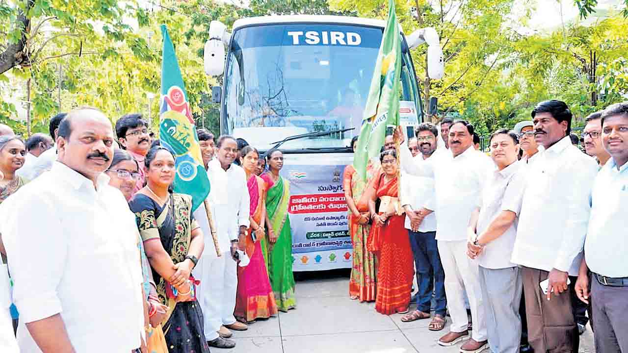 ప్రతీ గ్రామం ఆదర్శమే