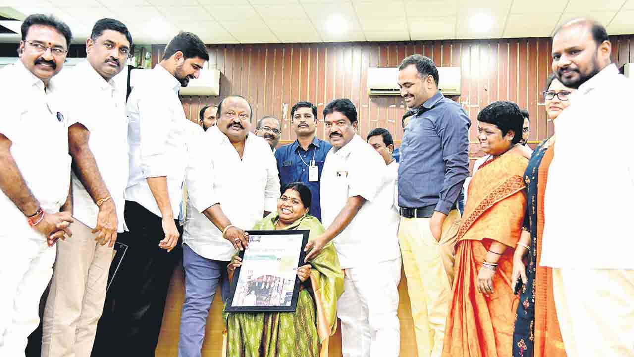 దళితబంధుతో సమానత్వం