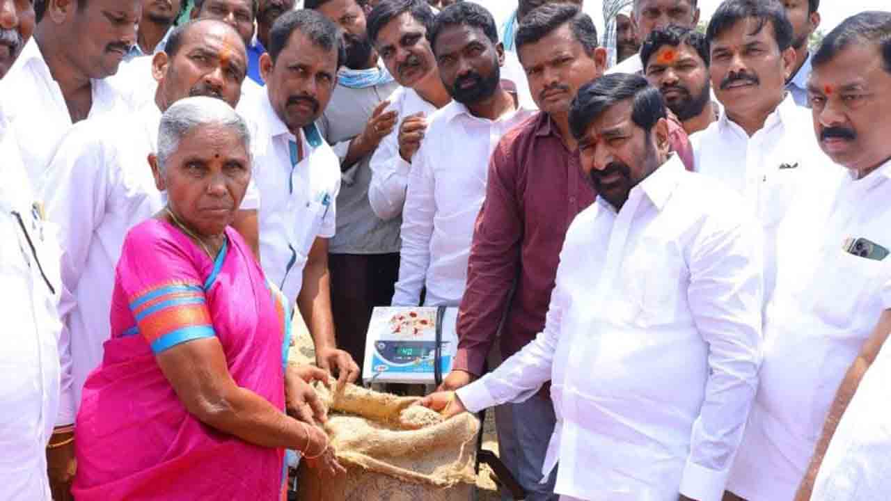 ప్రభుత్వరైతు సంక్షేమానికిం పెద్దపీట